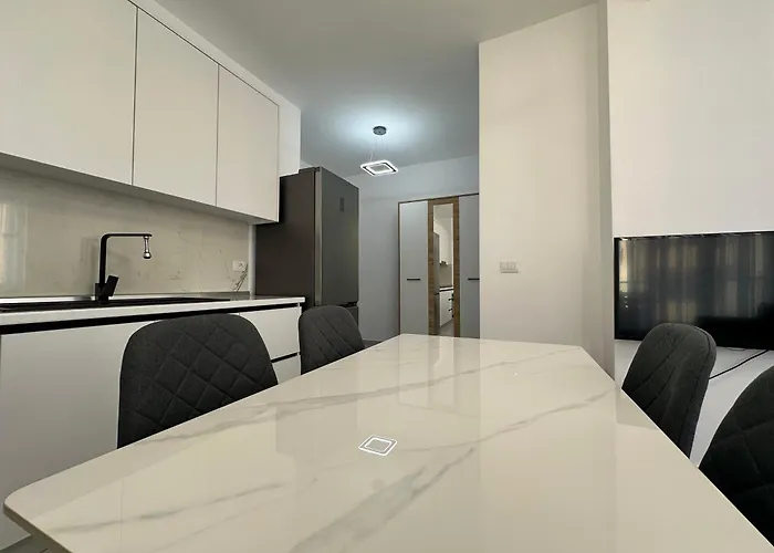 Apartment Iona 3 *