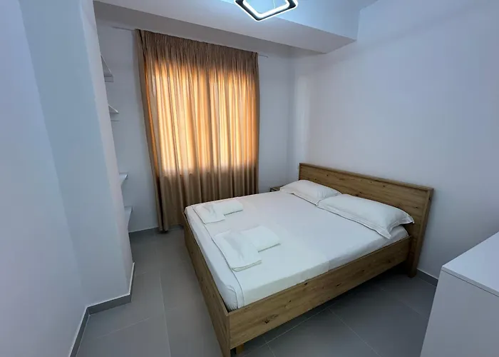 Apartment Iona 3 *