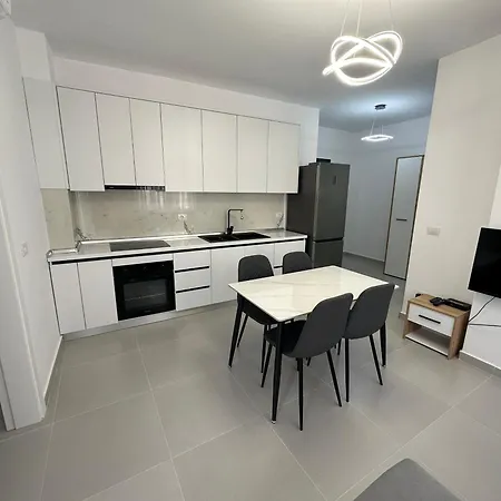 Iona 3 Apartman Golem